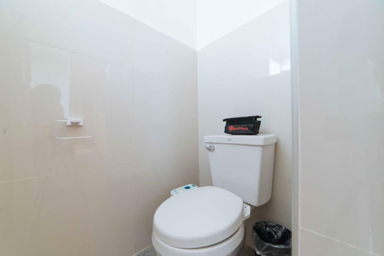 Reddoorz Premium @ Guadalupe Village Davao City Kültér fotó