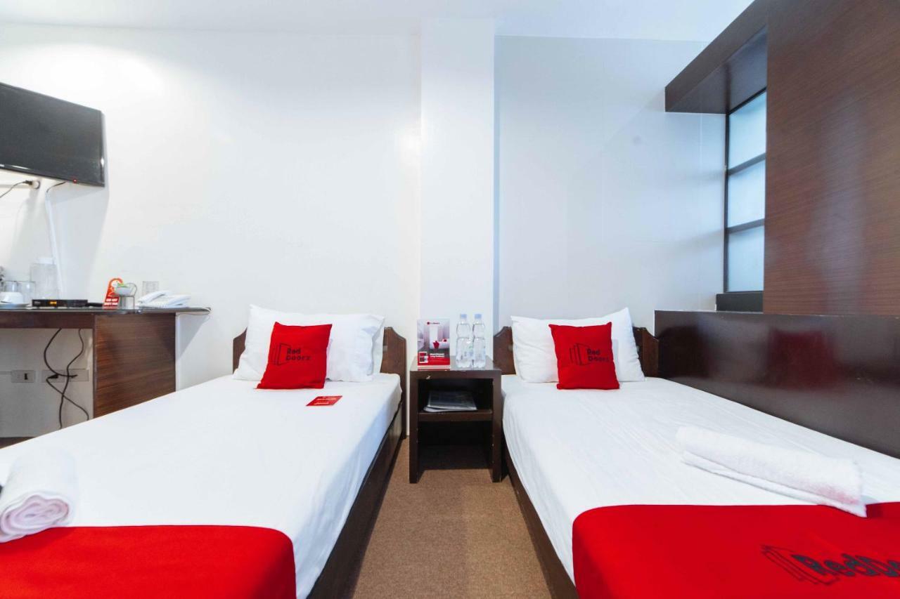 Reddoorz Premium @ Guadalupe Village Davao City Kültér fotó